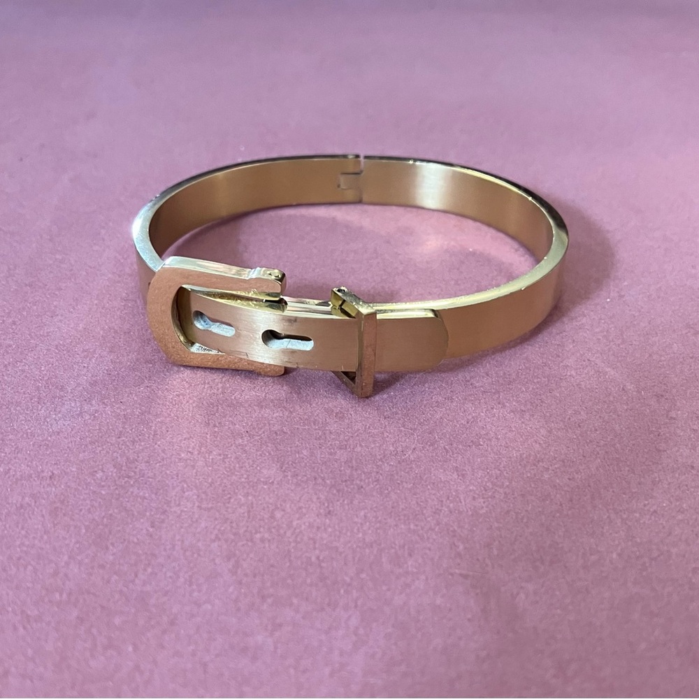 Elegant Gold Stainless Steel Buckle Bangle Adjustable - Picture 4 of 4